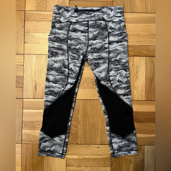 Lululemon Women’s Pace Rival Crop (22”) Leggings - Picture 2 of 7